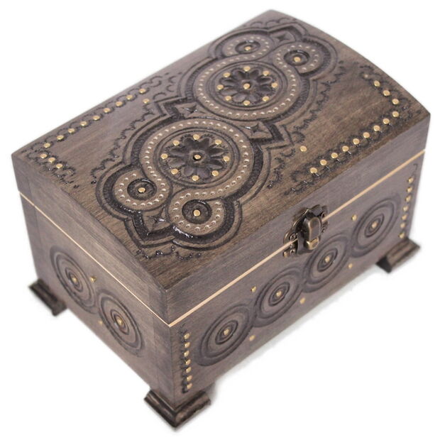20407-1 Ukrainian Carved Wooden Chest Hutsul Style 6.25"x4.5"